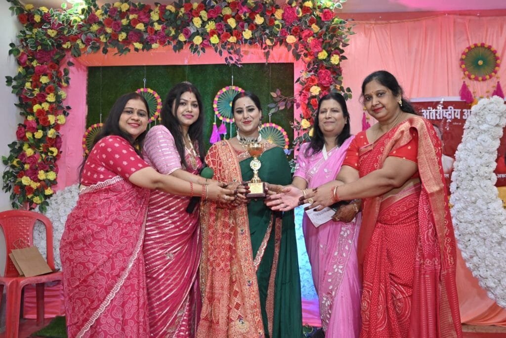 कमला हरी एवेन्यू में करवा चौथ पर्व पर हुआ कार्यक्रम का आयोजन कमला हरी एवेन्यू में करवा चौथ पर्व पर हुआ कार्यक्रम का आयोजन kshititech