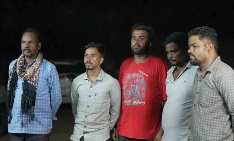 अलग अलग 12 जगहों में दिन में सुने मकान में चोरी की घटना को अंजाम देने वाले तथा जेवरात को खपाने वाले शातिर चोर गिरोह का हुआ पर्दाफाश अलग अलग 12 जगहों में दिन में सुने मकान में चोरी की घटना को अंजाम देने वाले तथा जेवरात को खपाने वाले शातिर चोर गिरोह का हुआ पर्दाफाश kshititech