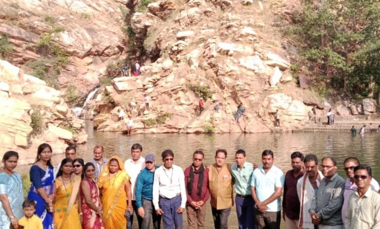 राष्ट्रीय मानवाधिकार एवं सामाजिक न्याय आयोग ने ऋषभ तीर्थ में वन भोज के साथ मनाया दिवाली मिलन समारोह राष्ट्रीय मानवाधिकार एवं सामाजिक न्याय आयोग ने ऋषभ तीर्थ में वन भोज के साथ मनाया दिवाली मिलन समारोह kshititech