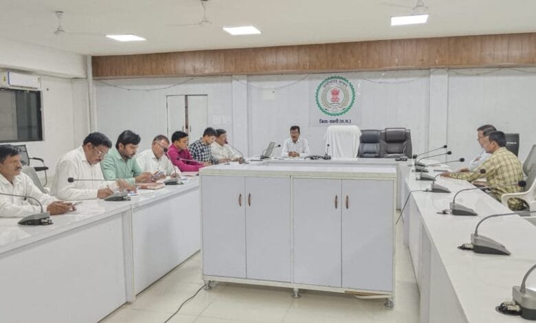 विशेष संक्षिप्त पुनरीक्षण कार्यक्रम के संबंध में राजनीतिक दलों के पदाधिकारी एवं प्रतिनिधियों के बैठक आयोजित विशेष संक्षिप्त पुनरीक्षण कार्यक्रम के संबंध में राजनीतिक दलों के पदाधिकारी एवं प्रतिनिधियों के बैठक आयोजित kshititech