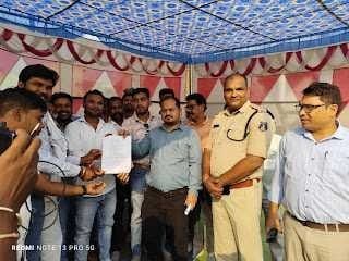 सामुदायिक स्वास्थ्य केन्द्र मालखरौदा में 31अक्टूबर को हुए नवजात शिशु का मृत्यु को लेकर आज मिशन चौक में धरना प्रदर्शन किया गया सामुदायिक स्वास्थ्य केन्द्र मालखरौदा में 31अक्टूबर को हुए नवजात शिशु का मृत्यु को लेकर आज मिशन चौक में धरना प्रदर्शन किया गया kshititech