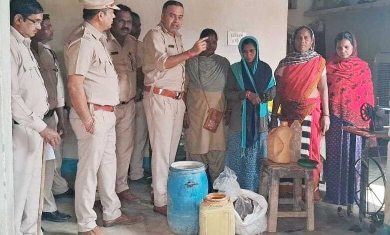जिला आबकारी विभाग की ताबड़तोड़ कार्यवाही से मचा हड़कंप जिला आबकारी विभाग की ताबड़तोड़ कार्यवाही से मचा हड़कंप kshititech