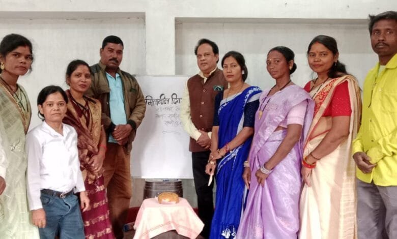 मितानिन दिवस पर मितानिनों का सम्मान मितानिन दिवस पर मितानिनों का सम्मान kshititech