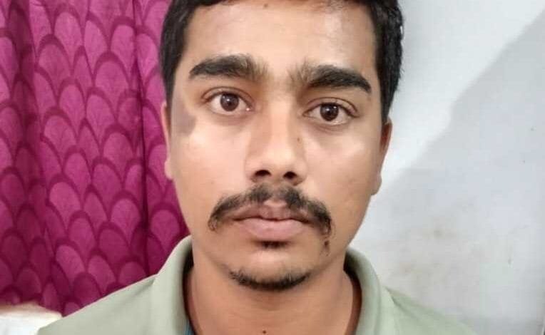 स्टेशन पारा से महुआ शराब बेचते आरोपी गिरफ्तार स्टेशन पारा से महुआ शराब बेचते आरोपी गिरफ्तार kshititech