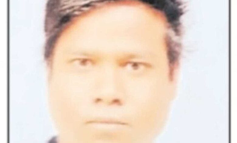 खगेश रौतिया का दो माह बीत जाने के बाद भी कोई पता नहीं चला खगेश रौतिया का दो माह बीत जाने के बाद भी कोई पता नहीं चला kshititech