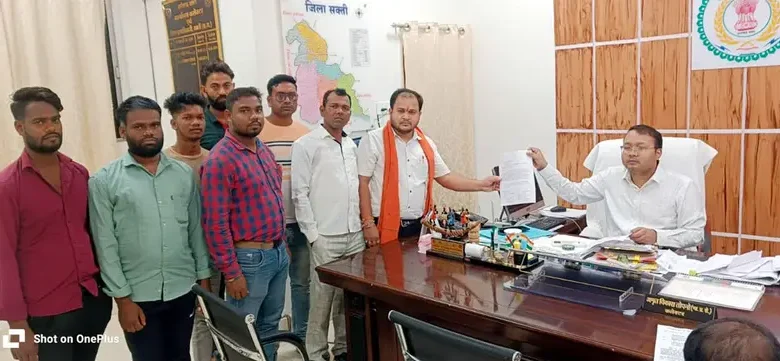 ग्राम छितापड़रिया में प्राण प्रतिष्ठित हनुमान मंदिर में की गई तोडफ़ोड़ कलेक्टर व एसपी से हुई शिकायत ग्राम छितापड़रिया में प्राण प्रतिष्ठित हनुमान मंदिर में की गई तोडफ़ोड़ कलेक्टर व एसपी से हुई शिकायत kshititech
