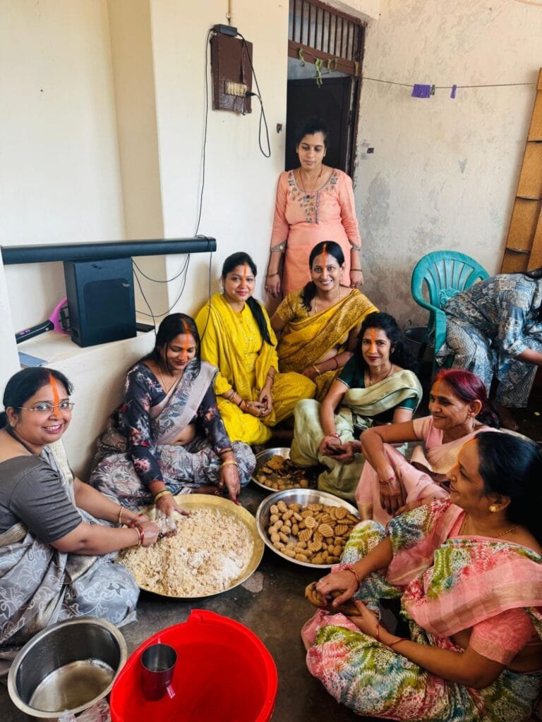 सक्ती के घाट पर छठ पूजा के तीसरे दिन डूबते सूर्य को अर्द्ध, क्षेत्र की सुख समृद्धि के लिए मांगा वरदान - रीना गेवाडीन सक्ती के घाट पर छठ पूजा के तीसरे दिन डूबते सूर्य को अर्द्ध, क्षेत्र की सुख समृद्धि के लिए मांगा वरदान - रीना गेवाडीन kshititech