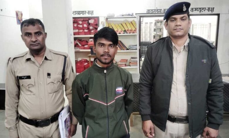 नाबालिग लड़की से छेडखानी करने वाला आरोपी गिरफ्तार भेजा गया न्यायिक रिमाण्ड पर नाबालिग लड़की से छेडखानी करने वाला आरोपी गिरफ्तार भेजा गया न्यायिक रिमाण्ड पर kshititech