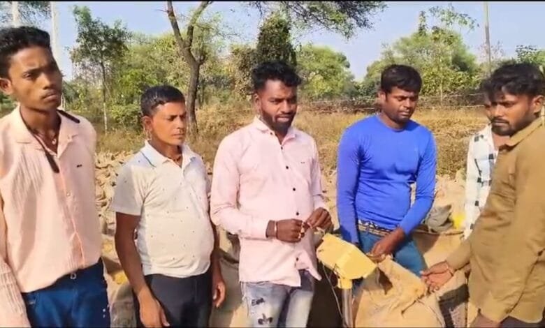 धान उपार्जन केंद्र में सुव्यवस्थित रूप से की जा रही धान खरीदी- किसान पुनीराम धान उपार्जन केंद्र में सुव्यवस्थित रूप से की जा रही धान खरीदी- किसान पुनीराम kshititech