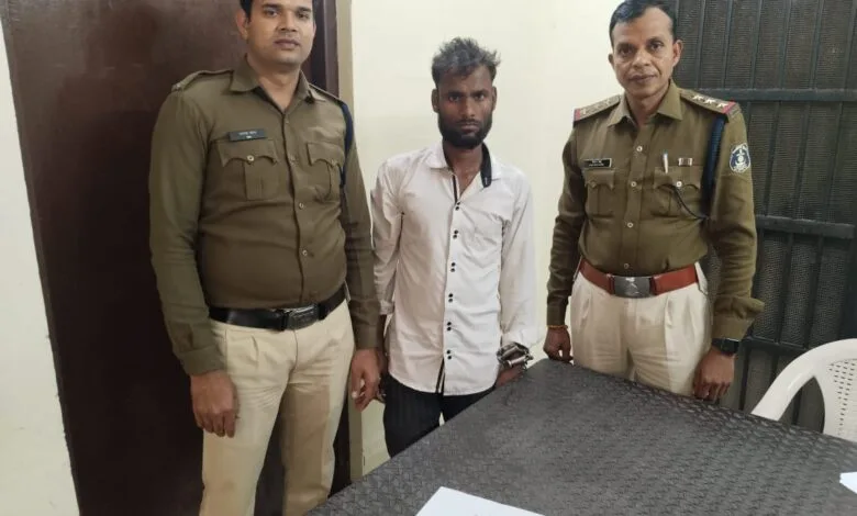 महिला से छेडछाड कर सोने का मराठी माला लूट करने वाला आरोपी गिरफ्तार महिला से छेडछाड कर सोने का मराठी माला लूट करने वाला आरोपी गिरफ्तार kshititech