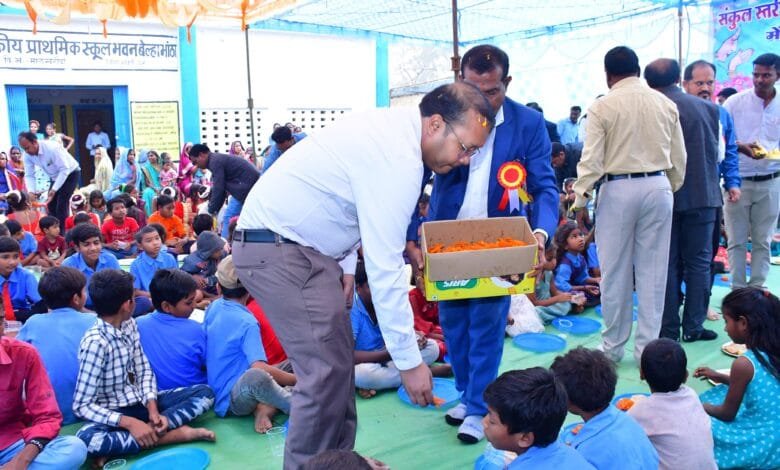 मुख्यमंत्री श्री साय के सकारात्मक पहल से स्कूली बच्चो को मिल रहा पौष्टिक भोजन मुख्यमंत्री श्री साय के सकारात्मक पहल से स्कूली बच्चो को मिल रहा पौष्टिक भोजन kshititech