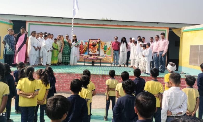मनखे मनखे एक समान और वन्दे मातरम्-जय सतनाम जय सतनाम की नारे लगाते वन्दे मातरम् आदर्श विद्यालय मालखरौदा से निकली भव्य आदर्श सतनाम यात्रा मनखे मनखे एक समान और वन्दे मातरम्-जय सतनाम जय सतनाम की नारे लगाते वन्दे मातरम् आदर्श विद्यालय मालखरौदा से निकली भव्य आदर्श सतनाम यात्रा kshititech