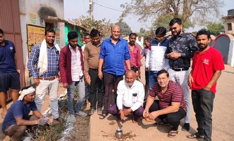नगर पालिका विधायक प्रतिनिधि नरेश गेवाडीन ने 14 लाख रूपये से बनने वाले दो आरसीसी नाली निर्माण का किया भूमि पूजन नगर पालिका विधायक प्रतिनिधि नरेश गेवाडीन ने 14 लाख रूपये से बनने वाले दो आरसीसी नाली निर्माण का किया भूमि पूजन kshititech
