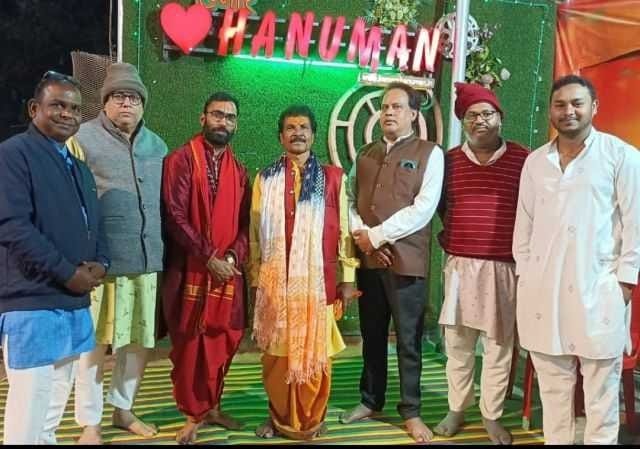 श्री सिद्ध हनुमान मंदिर के 84 वीं महाआरती में पंडित तुलेश्वर प्रसाद शुक्ला हुए शामिल श्री सिद्ध हनुमान मंदिर के 84 वीं महाआरती में पंडित तुलेश्वर प्रसाद शुक्ला हुए शामिल kshititech