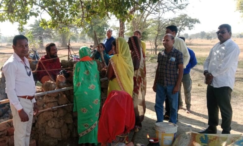 हनुमान लला के साधक धर्मराज को धूप_बरसात की नहीं परवाह हनुमान लला के साधक धर्मराज को धूप_बरसात की नहीं परवाह kshititech