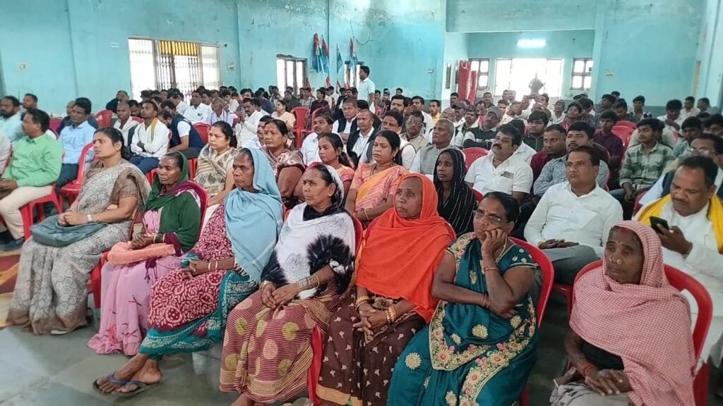 संविधान सबके हैं सबके के लिए रहेगा - डॉ चरण दास महन्त संविधान सबके हैं सबके के लिए रहेगा - डॉ चरण दास महन्त kshititech
