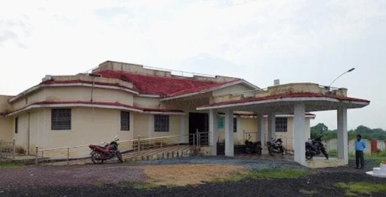हसौद रेस्टहाउस बना नायब तहसीलदार का परमानेंट हाउस साल भर से रेस्टहाउस में जमाया कब्जा हसौद रेस्टहाउस बना नायब तहसीलदार का परमानेंट हाउस साल भर से रेस्टहाउस में जमाया कब्जा kshititech