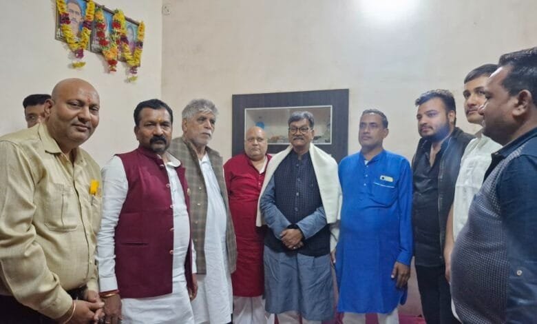 प्रतिष्ठित व्यवसायी रमेश चंद्र शर्मा के निधन पर शोकाकुल शर्मा परिवार को ढांढस बांधने पहुंचे नेता प्रतिपक्ष चरणदास महंत प्रतिष्ठित व्यवसायी रमेश चंद्र शर्मा के निधन पर शोकाकुल शर्मा परिवार को ढांढस बांधने पहुंचे नेता प्रतिपक्ष चरणदास महंत kshititech