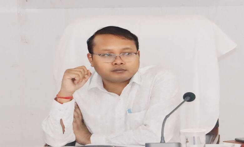 जिले में गणतंत्र दिवस समारोह गरिमामय एवं हर्षोल्लास के साथ मनाए जाने हेतु सभी तैयारियां करे सुनिश्चित-कलेक्टर जिले में गणतंत्र दिवस समारोह गरिमामय एवं हर्षोल्लास के साथ मनाए जाने हेतु सभी तैयारियां करे सुनिश्चित-कलेक्टर kshititech
