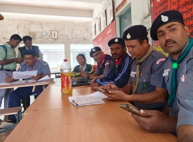 भारत स्काउट्स एवं गाइड्स स्थानीय संघ डभरा में हुआ OYMS पंजीयन , 275 विद्यालयों में कराया अपने दल का पंजीकरण भारत स्काउट्स एवं गाइड्स स्थानीय संघ डभरा में हुआ OYMS पंजीयन , 275 विद्यालयों में कराया अपने दल का पंजीकरण kshititech