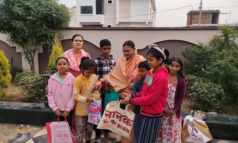 नगर सहित ग्रामीण जनों में छेरछेरा महापर्व अनदान का पर्व धूमधाम से मनाया गया नगर सहित ग्रामीण जनों में छेरछेरा महापर्व अनदान का पर्व धूमधाम से मनाया गया kshititech