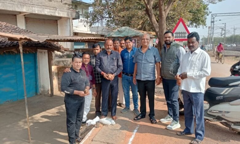छत्तीसगढ़ विधानसभा नेता प्रतिपक्ष डॉक्टर चरण दास महन्त के प्रतिनिधि नरेश गेवाडीन ने किया भूमि पूजन छत्तीसगढ़ विधानसभा नेता प्रतिपक्ष डॉक्टर चरण दास महन्त के प्रतिनिधि नरेश गेवाडीन ने किया भूमि पूजन kshititech