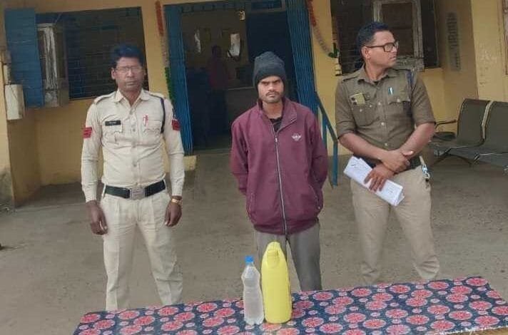 मुरलीडीह सलनी रोड से महुआ शराब बेचने वाला आरोपी गिरफ्तार 6 लीटर महुआ शराब जब्त, जैजैपुर पुलिस की कार्रवाई मुरलीडीह सलनी रोड से महुआ शराब बेचने वाला आरोपी गिरफ्तार 6 लीटर महुआ शराब जब्त, जैजैपुर पुलिस की कार्रवाई kshititech