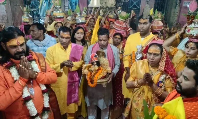 ग्राम सोंठी में राठौर परिवार के सानिध्य में कथा वाचक राजेंद्र जी महाराज की भागवत कथा का हुआ शुभारंभ ग्राम सोंठी में राठौर परिवार के सानिध्य में कथा वाचक राजेंद्र जी महाराज की भागवत कथा का हुआ शुभारंभ kshititech
