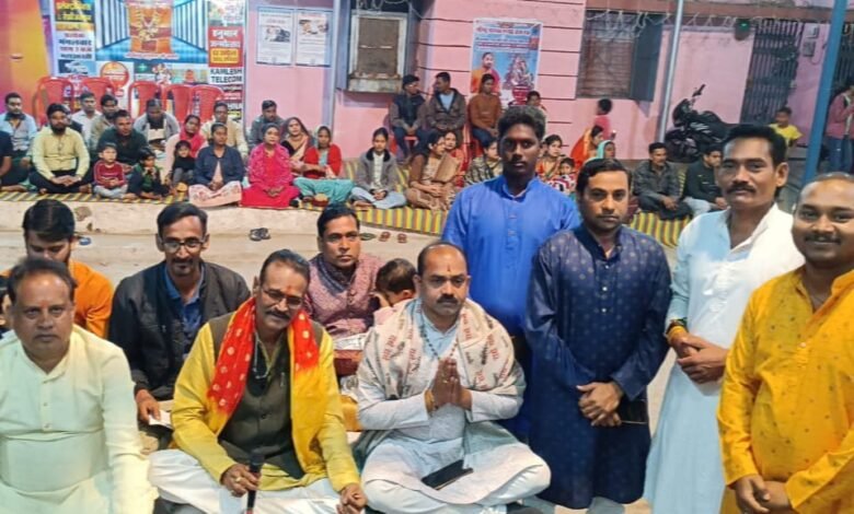 श्री सिद्ध हनुमान मंदिर के 89 वीं महाआरती में पंडित राजेश शर्मा हुए शामिल श्री सिद्ध हनुमान मंदिर के 89 वीं महाआरती में पंडित राजेश शर्मा हुए शामिल kshititech