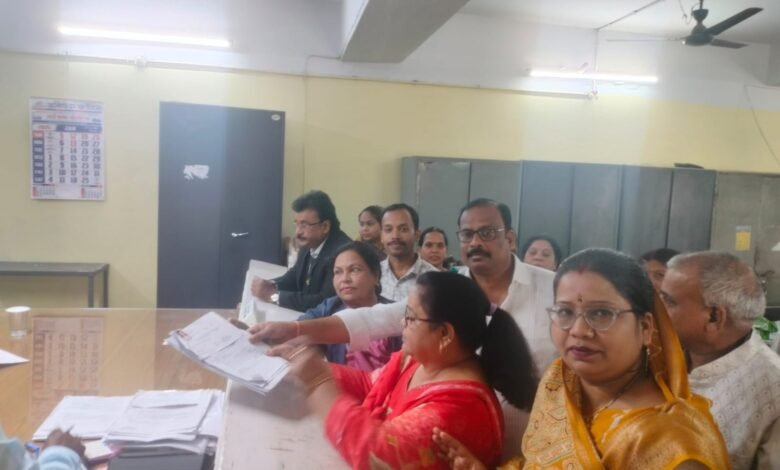 वार्ड नंबर 12 से कांग्रेस प्रत्याशी अल्का जायसवाल ने किया जीत के लिए किया वार्ड वासियों से अपील वार्ड नंबर 12 से कांग्रेस प्रत्याशी अल्का जायसवाल ने किया जीत के लिए किया वार्ड वासियों से अपील kshititech