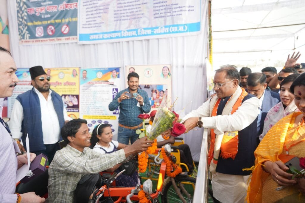 मुख्यमंत्री श्री विष्णुदेव साय ने सक्ती जिले को दिए विभिन्न विकास कार्यों की सौगात मुख्यमंत्री श्री विष्णुदेव साय ने सक्ती जिले को दिए विभिन्न विकास कार्यों की सौगात kshititech