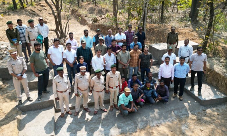 आईएफएस अधिकारियों की टीम ने धमतरी में मृदा संरक्षण और आजीविका पहल का किया अध्ययन आईएफएस अधिकारियों की टीम ने धमतरी में मृदा संरक्षण और आजीविका पहल का किया अध्ययन kshititech