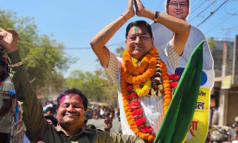 निर्दलीय प्रत्याशी श्याम सुंदर ने मारी बाजी 1727 वोटो से जीत हासिल की निर्दलीय प्रत्याशी श्याम सुंदर ने मारी बाजी 1727 वोटो से जीत हासिल की kshititech