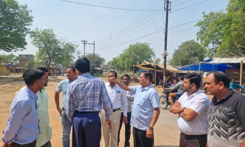 जल्द ही होगा बुधवारी बाजार की तोड़फोड़ से प्रभावित लोगों का व्यवस्थापन जल्द ही होगा बुधवारी बाजार की तोड़फोड़ से प्रभावित लोगों का व्यवस्थापन kshititech