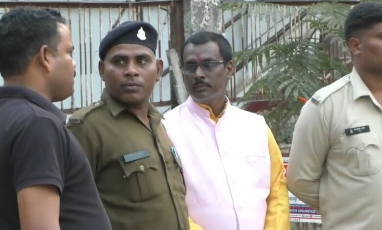 अवैध फ्लाई एश डंपिंग का मास्टर माइंड भेजा गया सलाँखो के पीछे<br>अधिकारियों के नक़ली हस्ताक्षर दस्तावेज से जारी किया था आदेश अवैध फ्लाई एश डंपिंग का मास्टर माइंड भेजा गया सलाँखो के पीछे<br>अधिकारियों के नक़ली हस्ताक्षर दस्तावेज से जारी किया था आदेश kshititech