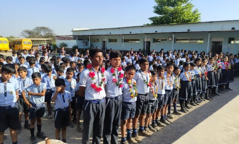 अंतरराष्ट्रीय अवार्ड सहित वन्दे मातरम् आदर्श विद्यालय मालखरौदा के 18 विद्यार्थियों ने गोल्ड मेडल हासिल किया अंतरराष्ट्रीय अवार्ड सहित वन्दे मातरम् आदर्श विद्यालय मालखरौदा के 18 विद्यार्थियों ने गोल्ड मेडल हासिल किया kshititech