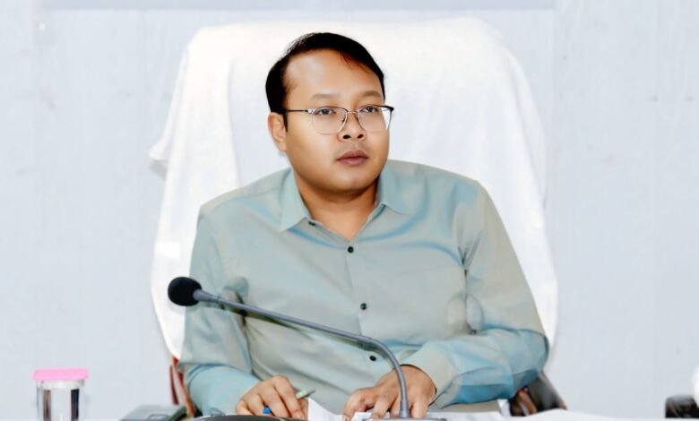 ग्रामीणों और किसानों को खेतों के बचे पैरा को न जलाने करे जागरूक-कलेक्टर ग्रामीणों और किसानों को खेतों के बचे पैरा को न जलाने करे जागरूक-कलेक्टर kshititech