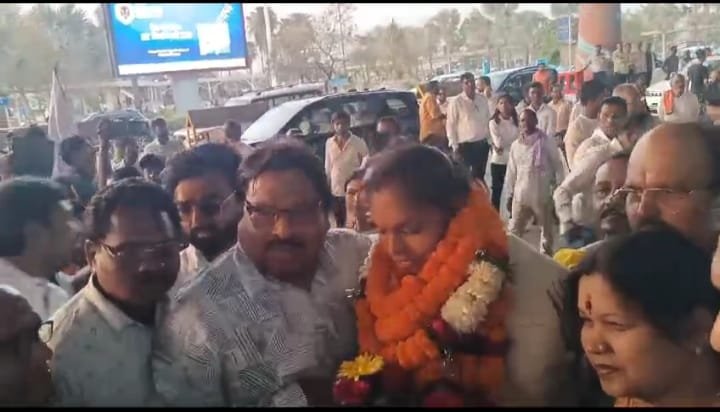 एशियन गेम्स कबड्डी में स्वर्ण पदक विजेता टीम के सदस्य संजू देवी का किया स्वागत एशियन गेम्स कबड्डी में स्वर्ण पदक विजेता टीम के सदस्य संजू देवी का किया स्वागत kshititech