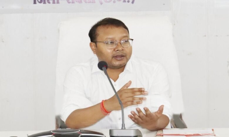 शिविर लगाकर तेजी से आयुष्मान कार्ड निर्माण का कराए कार्य-कलेक्टर शिविर लगाकर तेजी से आयुष्मान कार्ड निर्माण का कराए कार्य-कलेक्टर kshititech