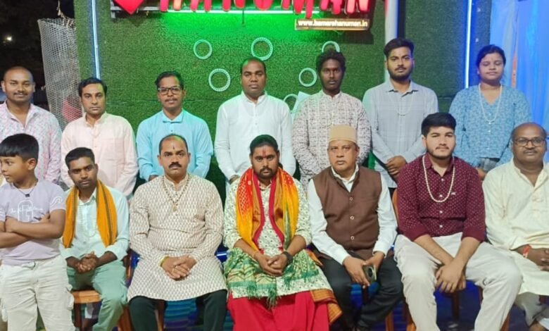 श्री सिद्ध हनुमान मंदिर के ९९ वीं महाआरती में पंडित आकाश मिश्रा हुए शामिल श्री सिद्ध हनुमान मंदिर के ९९ वीं महाआरती में पंडित आकाश मिश्रा हुए शामिल kshititech