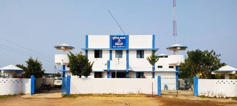 गली-मोहल्लों से लेकर ढाबों तक कच्ची महुआ और देशी शराब की खुलेआम बिक्री गली-मोहल्लों से लेकर ढाबों तक कच्ची महुआ और देशी शराब की खुलेआम बिक्री kshititech