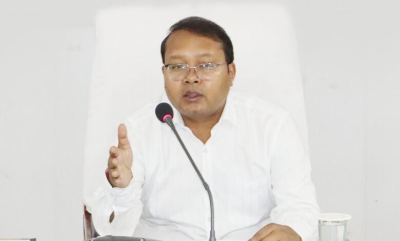 बिना अनुमति मुख्यालय न छोड़े कोई भी अधिकारी: कलेक्टर बिना अनुमति मुख्यालय न छोड़े कोई भी अधिकारी: कलेक्टर kshititech