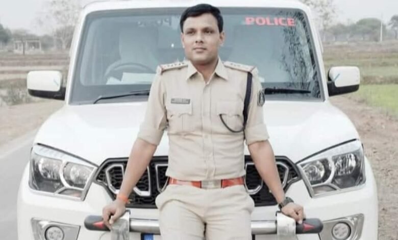 रक्षित केंद्र में 04 निरीक्षक होने के बाद भी कमल किशोर महतो को मिला दोहरा प्रभार रक्षित केंद्र में 04 निरीक्षक होने के बाद भी कमल किशोर महतो को मिला दोहरा प्रभार kshititech