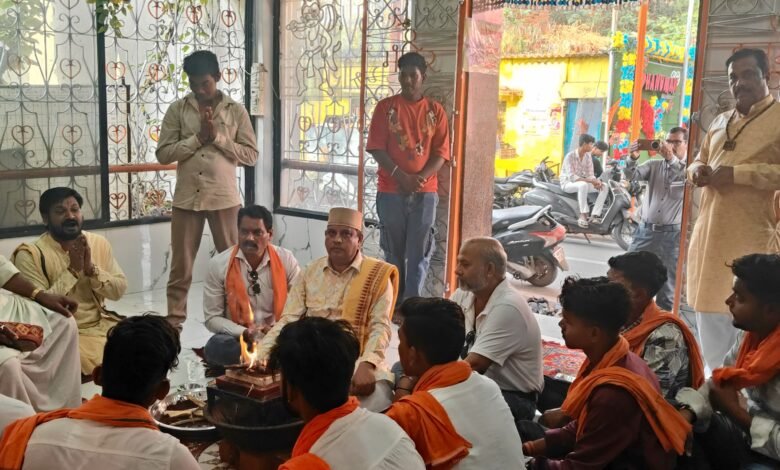 पश्चिम बंगाल में हिंसा के खिलाफ हिंदू समाज ने सद्बुद्धि यज्ञ कर किया विरोध प्रदर्शन पश्चिम बंगाल में हिंसा के खिलाफ हिंदू समाज ने सद्बुद्धि यज्ञ कर किया विरोध प्रदर्शन kshititech