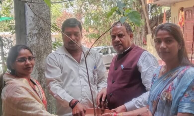 पृथ्वी दिवस मानवाधिकार आयोग ने किया वृक्षारोपण पृथ्वी दिवस मानवाधिकार आयोग ने किया वृक्षारोपण kshititech