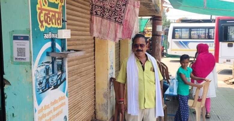 एकमात्र बस स्टैंड बस एजेंट पप्पू ठाकुर ने की बैठक एवं पानी की व्यवस्था एकमात्र बस स्टैंड बस एजेंट पप्पू ठाकुर ने की बैठक एवं पानी की व्यवस्था kshititech