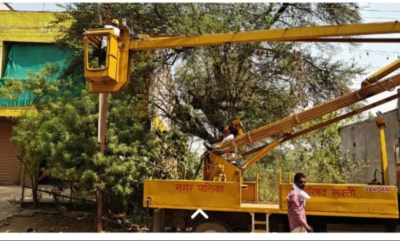 पालिकाध्यक्ष श्याम सुंदर अग्रवाल की पहल पर नगर के विभिन्न वार्डो में स्ट्रीट लाइटें लगवाई गई हैं पालिकाध्यक्ष श्याम सुंदर अग्रवाल की पहल पर नगर के विभिन्न वार्डो में स्ट्रीट लाइटें लगवाई गई हैं kshititech