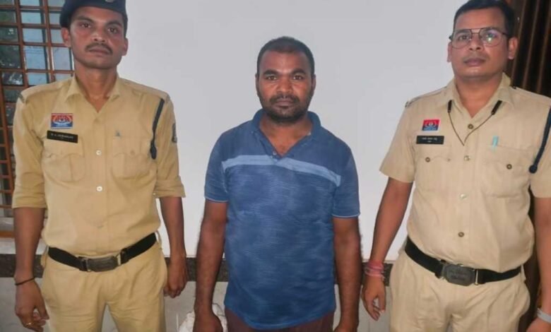 सटटा/पटटी में अंक लिखकर सटटा नामक जुआ खेलाने वाले आरोपी गिरफ्तार सटटा/पटटी में अंक लिखकर सटटा नामक जुआ खेलाने वाले आरोपी गिरफ्तार kshititech