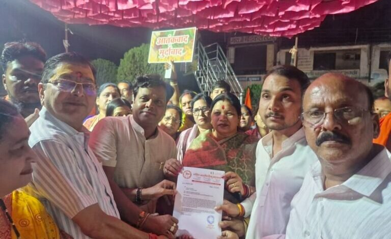 पहलगामआतंकवादी हमले के विरोध में हिंदू महासभा सक्ती ने अग्रेशन चौक में करी श्रद्धांजली सभा और आक्रोश रैली पहलगामआतंकवादी हमले के विरोध में हिंदू महासभा सक्ती ने अग्रेशन चौक में करी श्रद्धांजली सभा और आक्रोश रैली kshititech