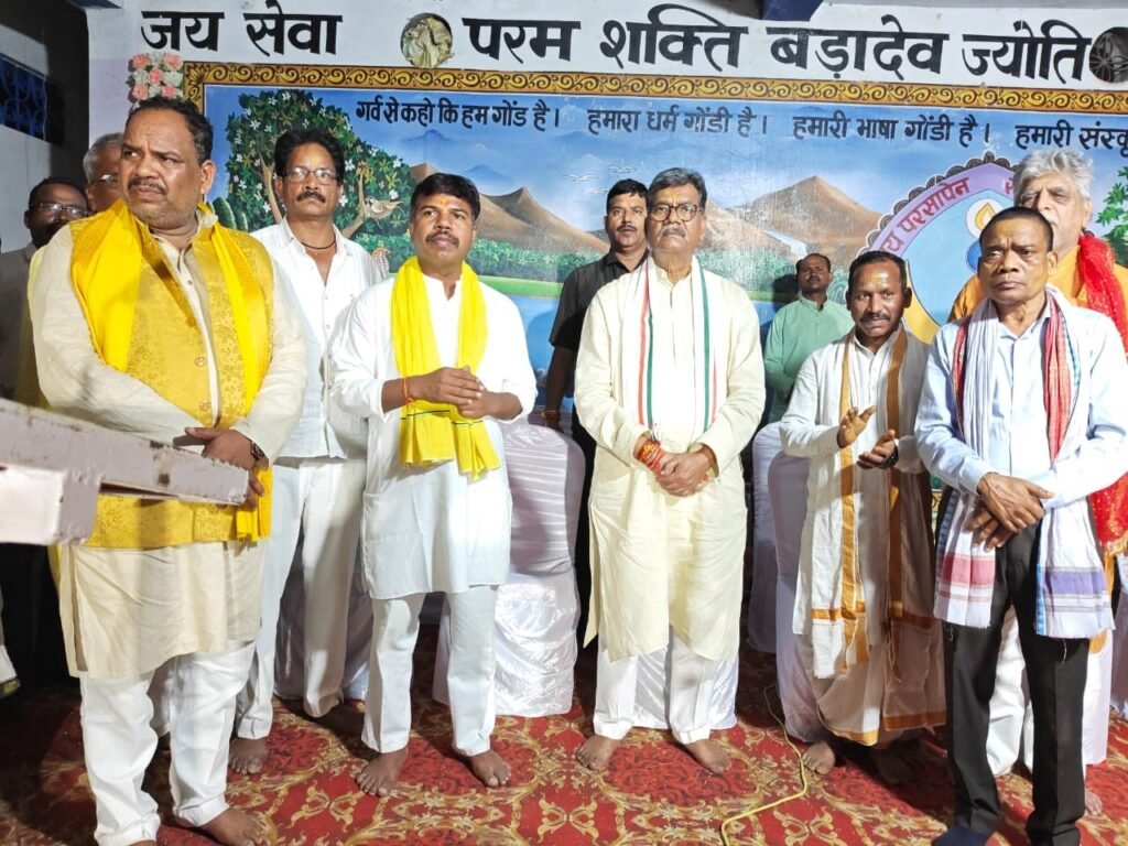 देवी दर्शन एवं वर वधु को आशीर्वाद दिया डॉ महन्त ने देवी दर्शन एवं वर वधु को आशीर्वाद दिया डॉ महन्त ने kshititech
